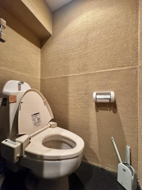 Commercial Shop/Office for Rent in Meguro, Tokyo - 63.43 sqm - Thumbnail 4