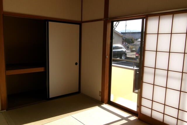 2LDK Apartment for Rent in Quiet Ueda, Nagano - Thumbnail 3