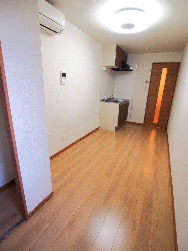 1K Apartment for Rent in Chigasaki, Kanagawa - Thumbnail 2