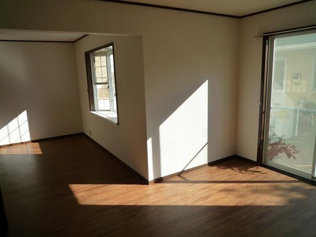 3LDK Terrace House for Rent in Fujisawa, Kanagawa - Thumbnail 2