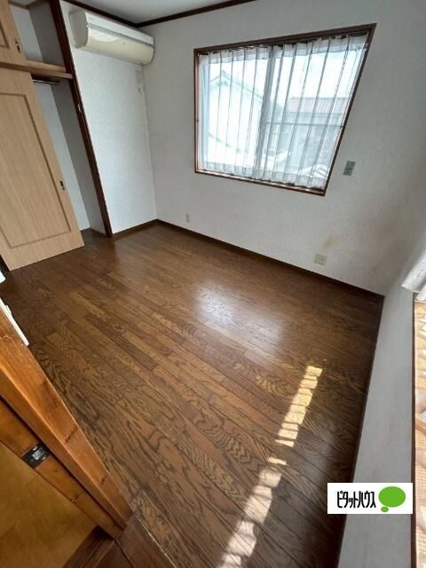 6LDK Detached House for Rent in Hino City, Tokyo - Thumbnail 4