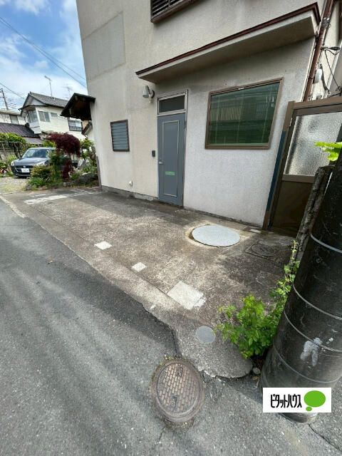6LDK Detached House for Rent in Hino City, Tokyo - Thumbnail 2