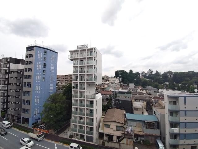 1K Apartment for Rent in Shinjuku, Tokyo - 20.97 sqm - Thumbnail 2