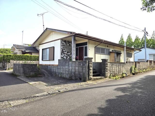 1973 4DK House in Kanoya, Kagoshima with Garden and Parking - Thumbnail 2