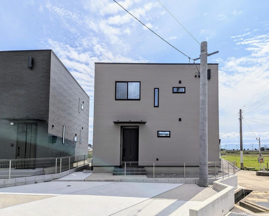 New 3LDK House for Sale in Omura, Nagasaki with 3 Parking Spaces - Image 1