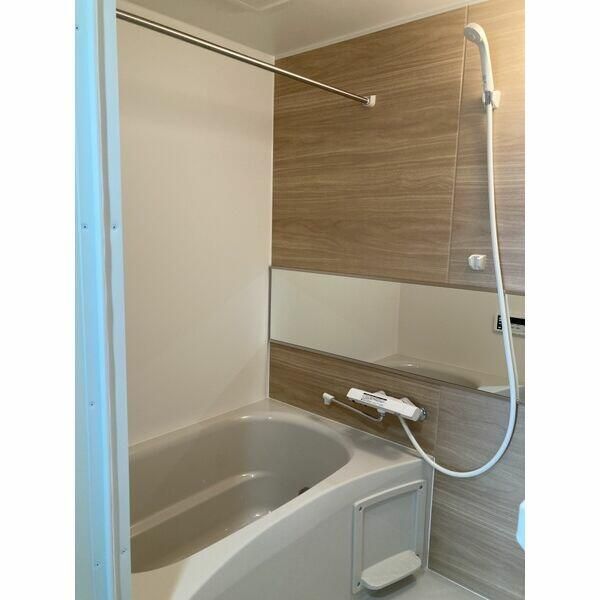 New 3LDK Apartment for Rent in Sapporo, Near Shindō-Higashi Station - Thumbnail 4