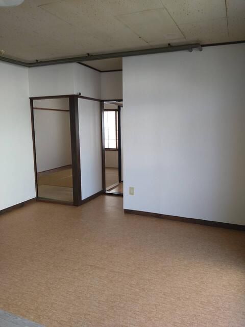 2LDK Apartment for Rent in Sumikawa, Sapporo - Thumbnail 4