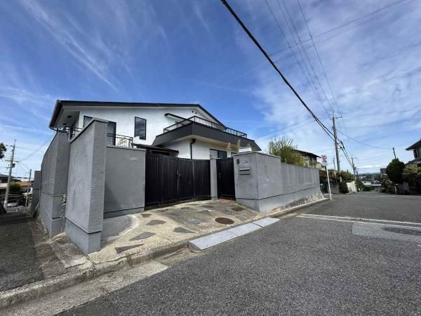 3LDK Detached House on 291sqm Corner Lot in Nara's Tezukayama - Main Image