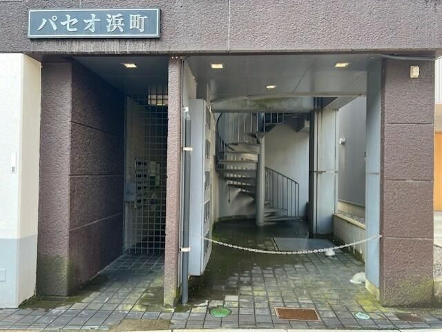 Rental Apartment in Fukui City with Balcony and City Views - Thumbnail 2