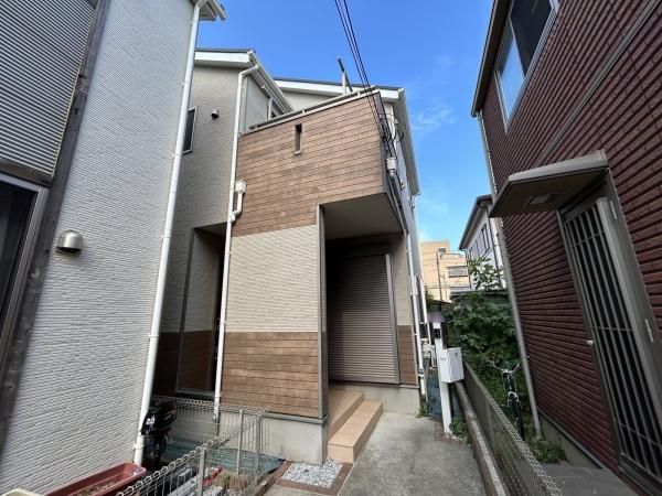 2015 Built 3LDK Detached House for Sale in Chigasaki, Kanagawa - Image 1
