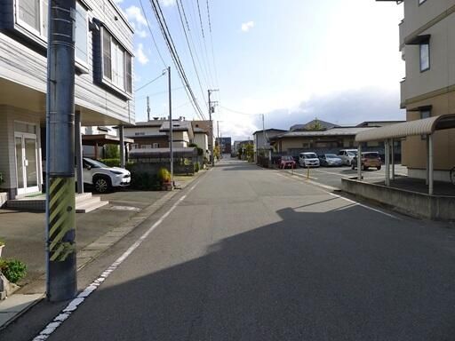 Yamagata City Office for Rent with Free Parking - 45.94 sqm - Thumbnail 4