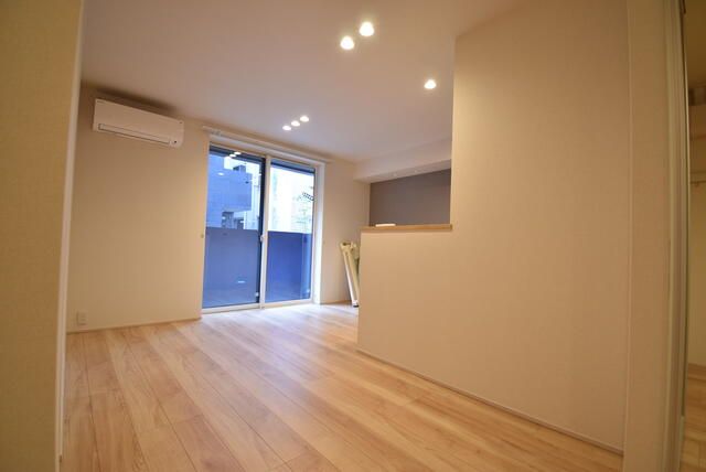 Modern 1LDK Apartment for Rent in Suginami, Tokyo - Thumbnail 4