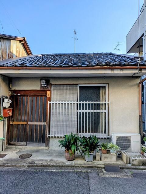 1925 Wooden House for Sale in Kyoto's Nakagyo Ward - Thumbnail 3