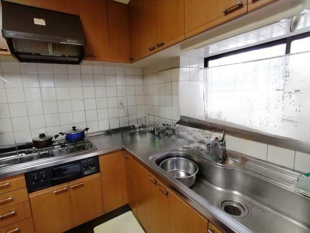6LDK House for Sale in Onojo, Fukuoka with Large Garden & Parking - Image 19