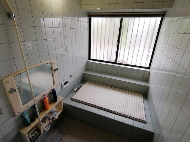 6LDK House for Sale in Onojo, Fukuoka with Large Garden & Parking - Image 29