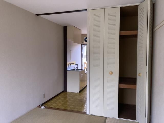 Pearl Heights Wakaba 1K Apartment for Rent near Goi Station - Thumbnail 4