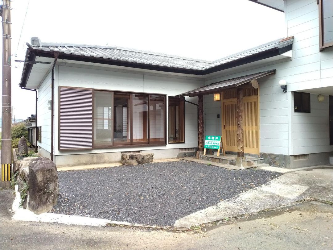 1996 3LDK House in Miyazaki City with Garden and 2 Parking Spaces - Main Image