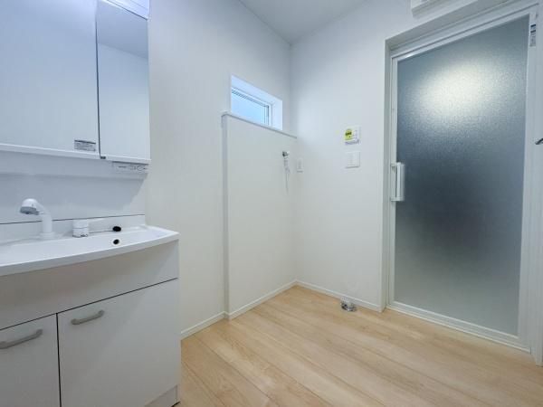 New 2025 4-Bedroom House for Sale in Beppu, Oita - Thumbnail 4