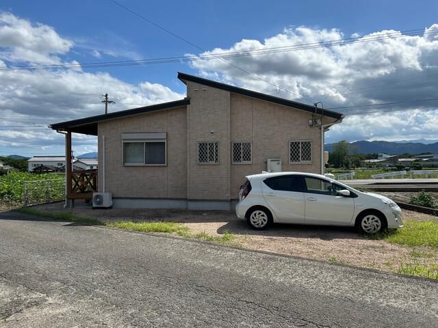 2009 2DK House with Garden & 3 Parking in Kamiita, Tokushima - Thumbnail 3