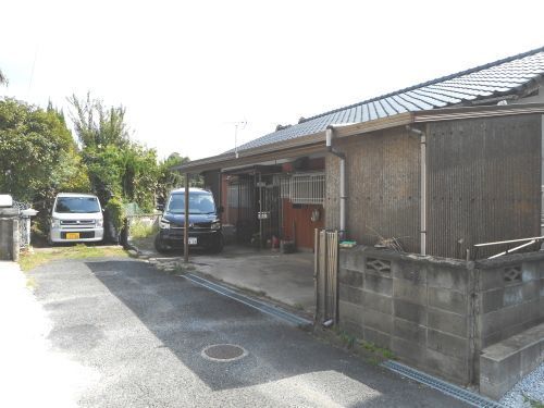 1972 5DK House for Sale in Kitakyushu, Fukuoka - 220 sqm Land - Thumbnail 2