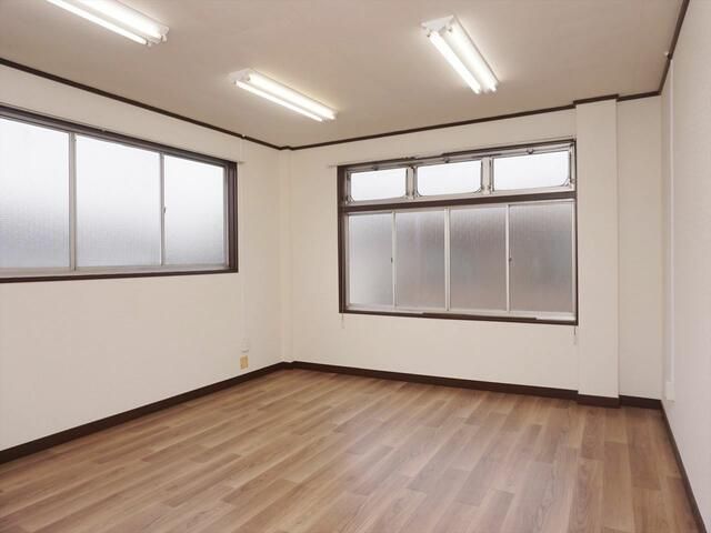 Commercial Property for Rent in Yachiyo, Chiba - 22.49 sqm - Thumbnail 3