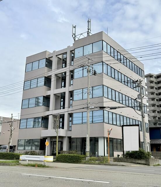 Office for Rent in Kanazawa, Ishikawa - 46.2 sqm - Thumbnail 2