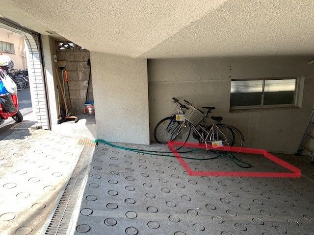 René Sugamo Parking Space for Rent in Toshima, Tokyo - Thumbnail 2