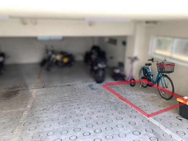 René Sugamo Parking Space for Rent in Toshima, Tokyo - Thumbnail 3