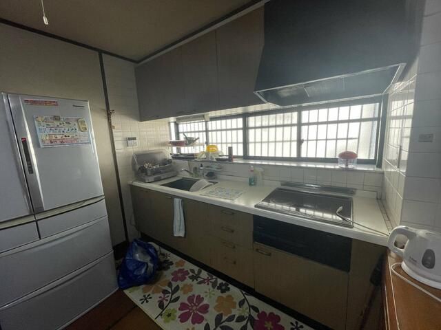 5LDK House for Sale in Habikino, Osaka with Garden and Parking - Thumbnail 2