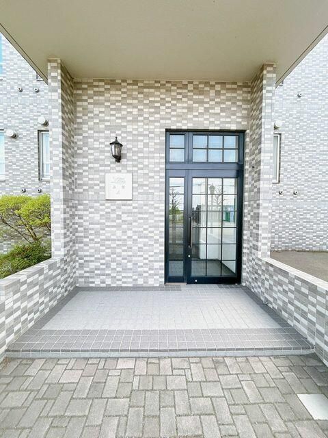 Renovated 4LDK Apartment Near Hoshioki Station in Sapporo - Thumbnail 3