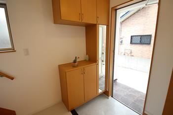 Renovated 3LDK House with Solar Power & 3 Parking in Matsuyama - Thumbnail 4