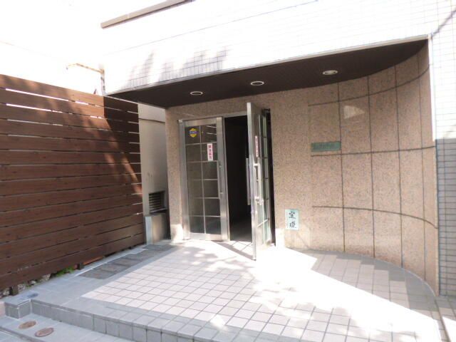 Rent Studio Apartment in Kita-ku Tokyo near Komagome Station - Thumbnail 3