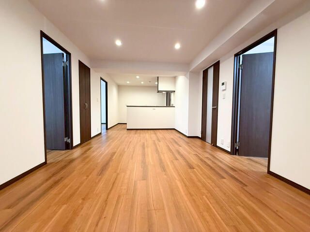 2SLDK Corner Apartment in Central Sapporo with Renovation Support - Thumbnail 4