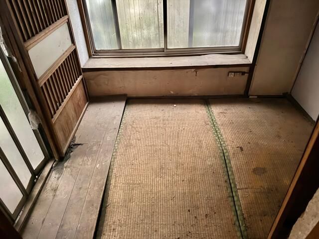 1950 Wooden House for Sale in Sumida, Tokyo - 2DK, 49.8 sqm Land - Thumbnail 3