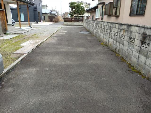 Land for Sale in Yurihonjo, Akita - 677 sqm - Thumbnail 2