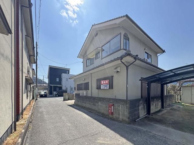 5DK House for Sale in Fukuyama, Hiroshima with Parking for Two - Image 7