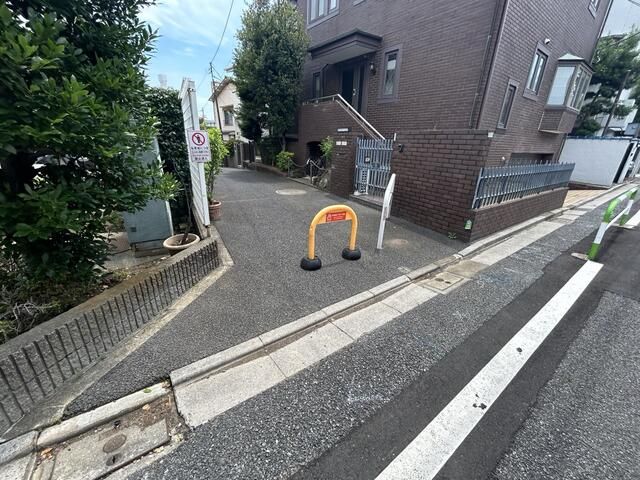 Land for Sale in Honkomagome, Bunkyo-ku – 211.5 sqm Corner Lot - Thumbnail 4