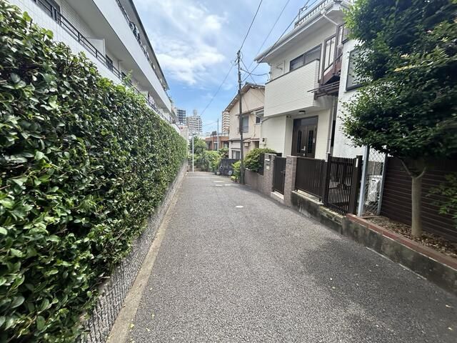 Land for Sale in Honkomagome, Bunkyo-ku – 211.5 sqm Corner Lot - Thumbnail 3