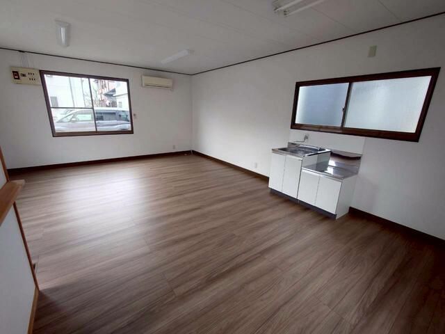 Office for Rent in Fukushima City - 29.1 sqm, Parking - Thumbnail 4
