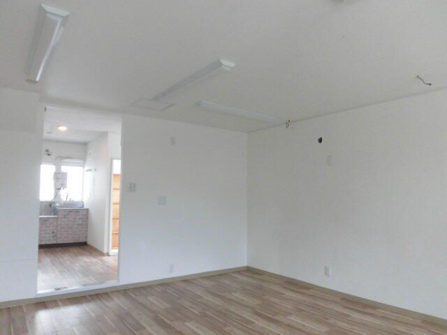 Shop with Residence for Rent near Nagamachi Ichome Station, Sendai - Thumbnail 3