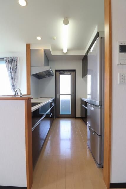 Station Hills Izumi 1LDK Apartment with 3-Side Balcony in Kagoshima - Thumbnail 4