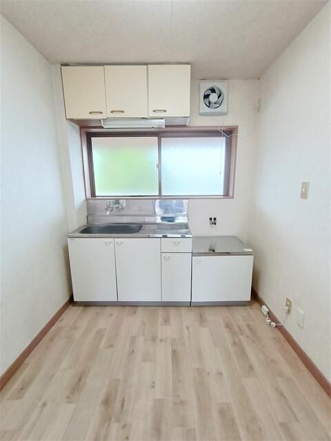 Apartment Building for Sale in Maebashi, Gunma - 12 Units - Thumbnail 4