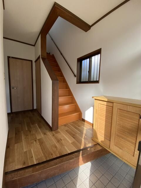 2LDK House for Rent with Garden in Yamanashi City - Thumbnail 3