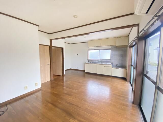 2LDK House for Rent with Garden in Yamanashi City - Thumbnail 2