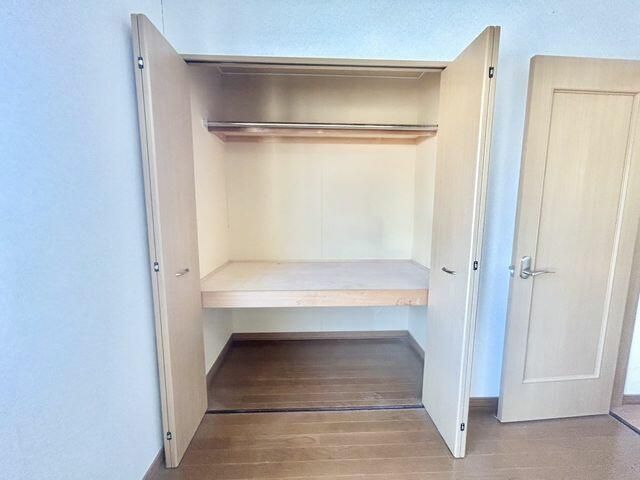5LDK Used Detached House in Higashi-ku, Sapporo, Hokkaido - Thumbnail 2