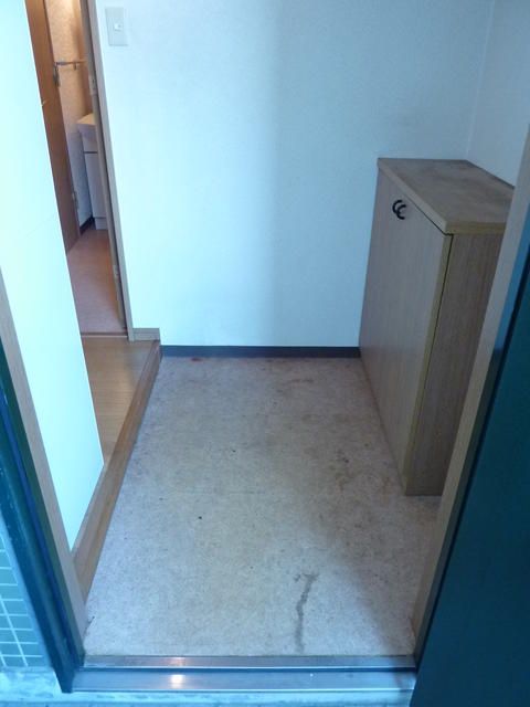 1K Apartment for Rent in Urayasu, Chiba - 26.39 sqm - Thumbnail 3