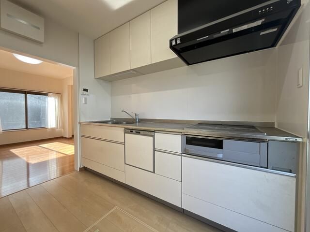 4LDK Detached House with Garden and Parking in Oita City - Thumbnail 2