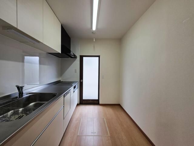 4LDK Detached House with Garden and Parking in Oita City - Thumbnail 3