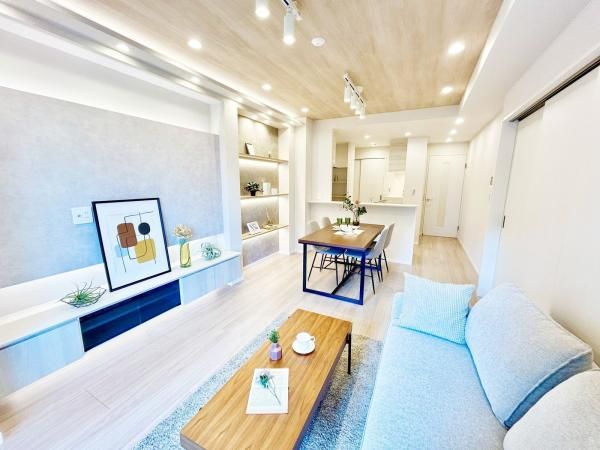 Tokyo View Marks 4LDK Apartment for Sale in Taito, Tokyo - Thumbnail 3