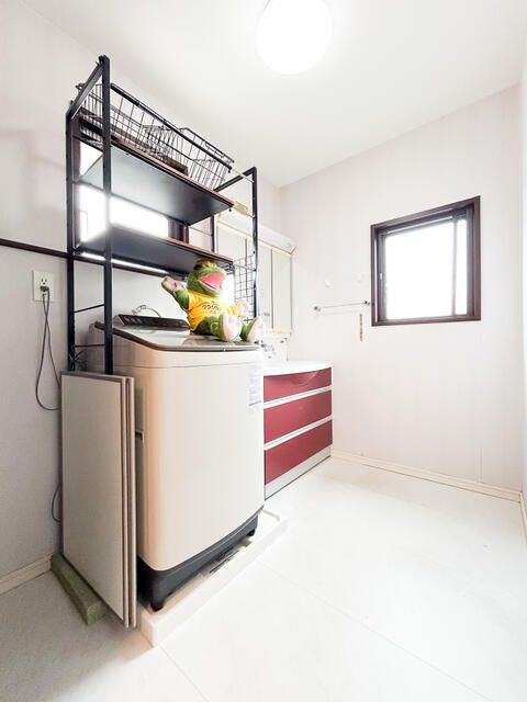 2-Story Wooden House with Clinic Space in Utsunomiya, Tochigi - Thumbnail 3